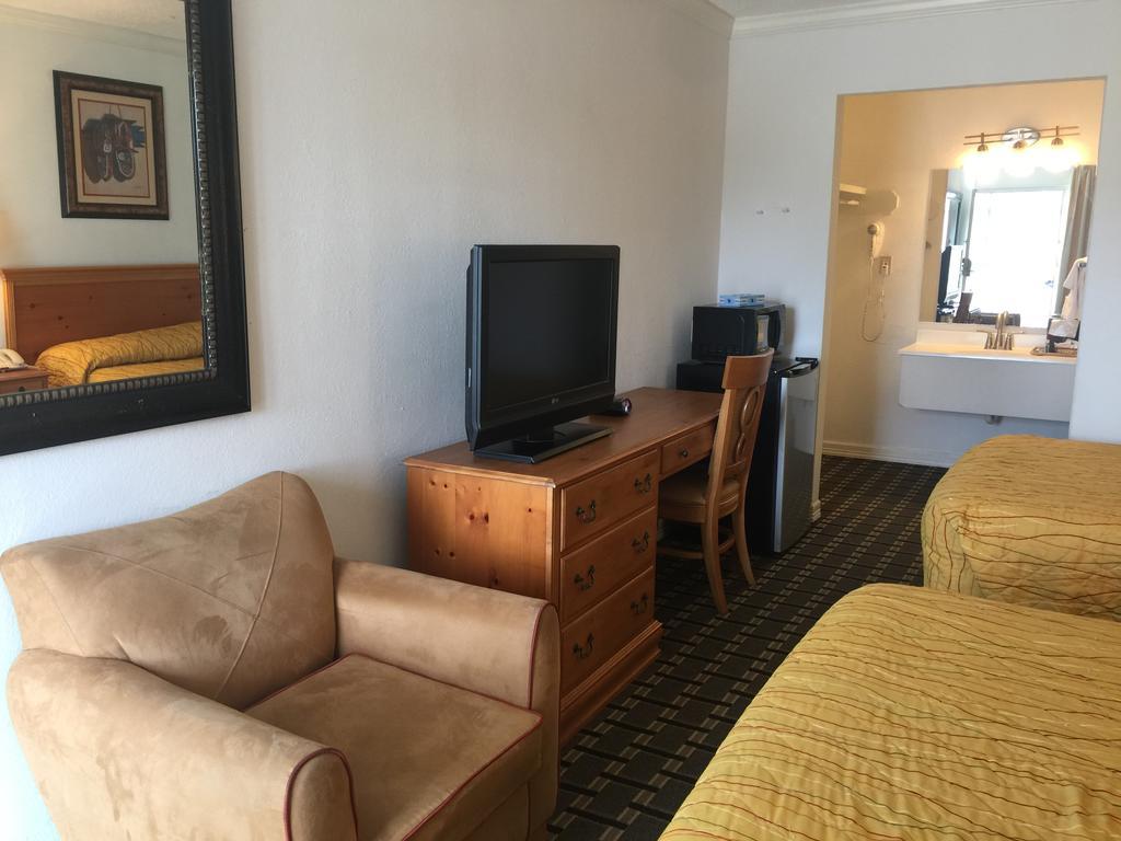Houston Inn And Suites Экстерьер фото