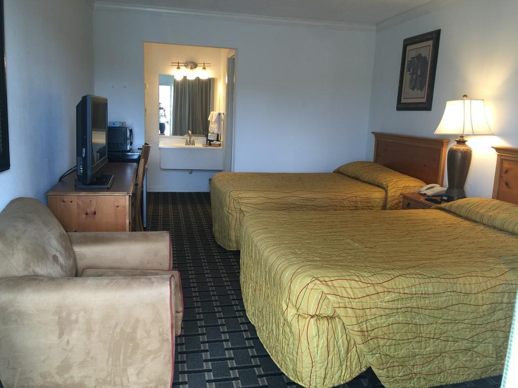 Houston Inn And Suites Экстерьер фото